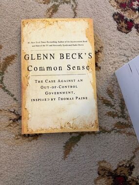 Glenn Beck's Common Sense - Beige Cover